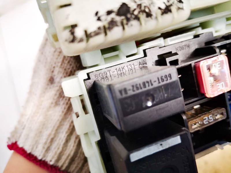 6G9T14K131AA Volvo XC 70 2008 Fuse box - Thumbnail 3