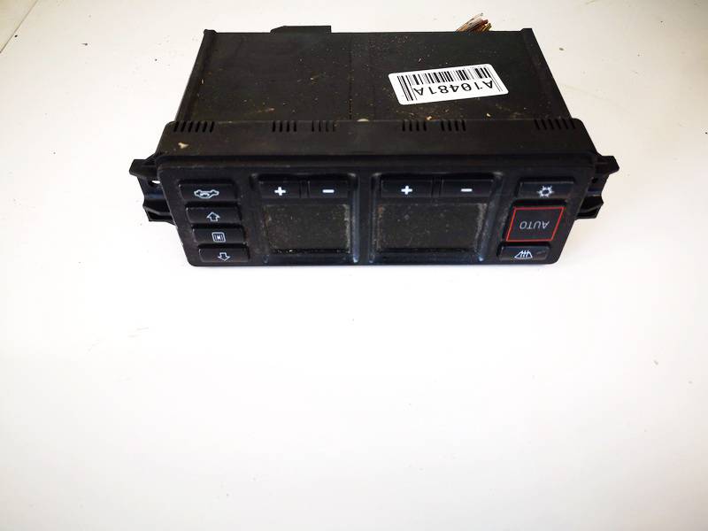 8L0820043B Audi A4 1997 Panel sterowania klimatyzacją (przełączniki ogrzewania)