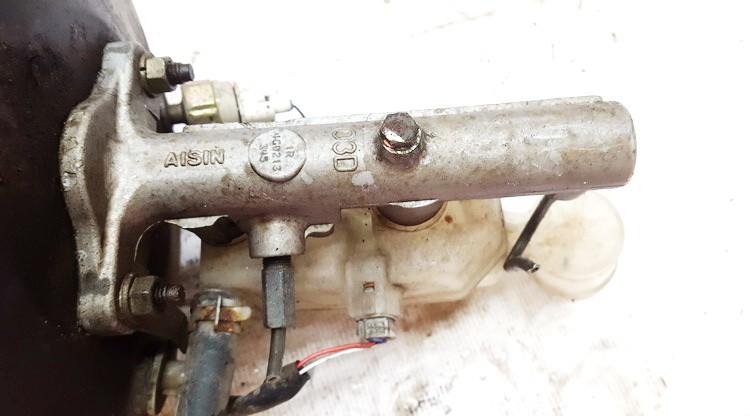 Toyota RAV-4 2004 Цилиндр тормозной главный