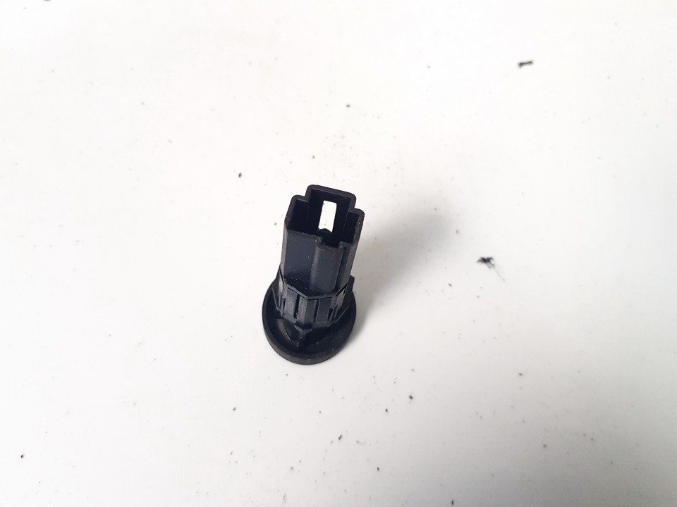 Ford Fiesta 2006 Tavaratilan avauspainike - Thumbnail 3