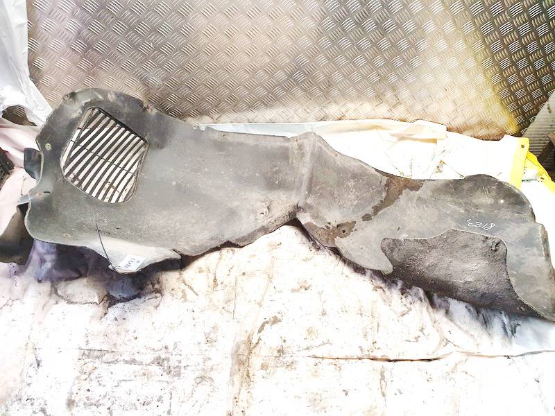 Volkswagen Touareg 2004 Etupyörän sisälokasuojat - EDESSÄ VASEMMALLA