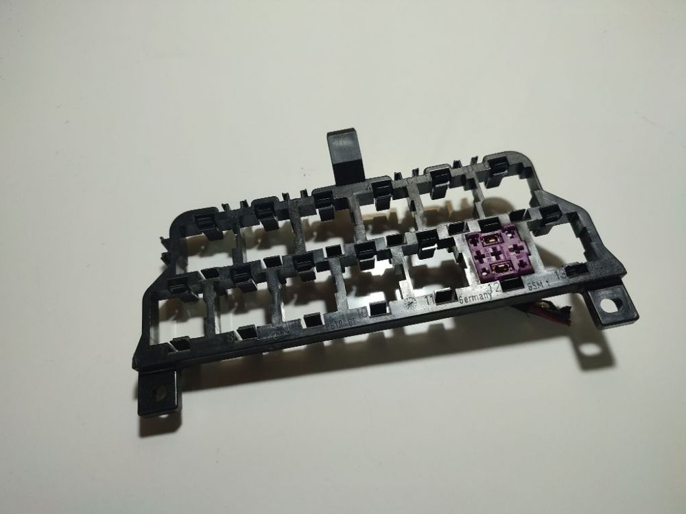 8D0937503E Skoda Octavia 2003 Fuse box