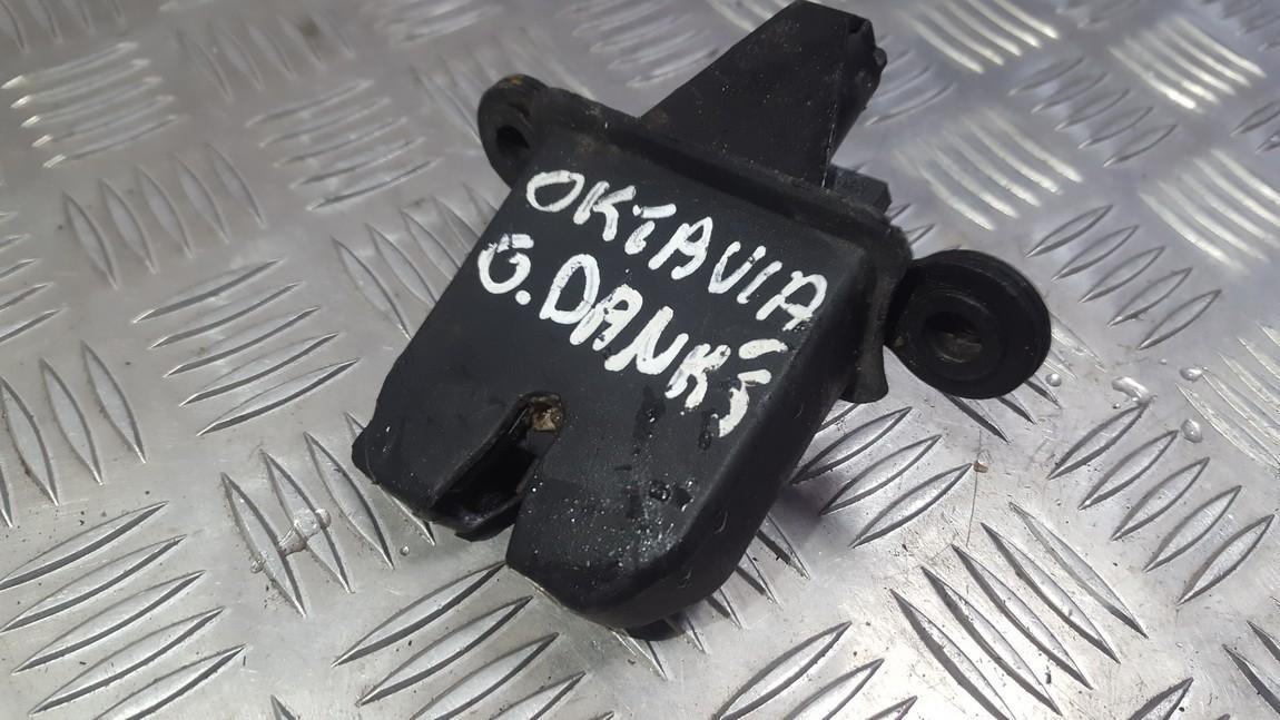 1Z5827501D Skoda Octavia 2007 Galinio Dangcio spyna G. (kapoto)