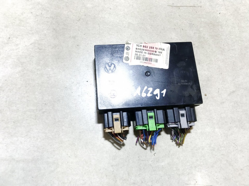 1C0962258N Volkswagen Golf 2001 General Module Comfort Relay (Unit)