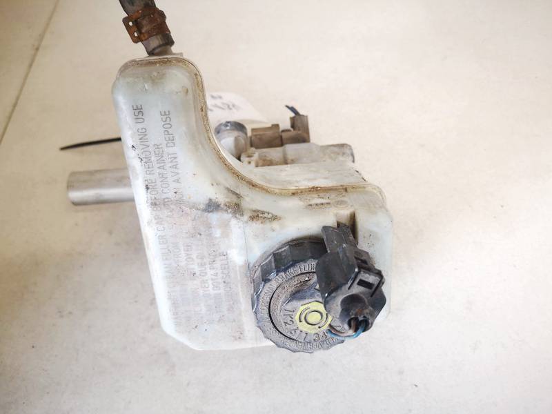3C1611301 Volkswagen Passat 2006 Brake Master Cylinder Reservoir