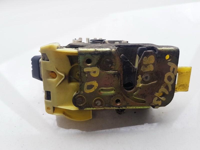 XS41A21812CF Ford Focus 1999 Door Lock Mechanism - FRONT RIGHT