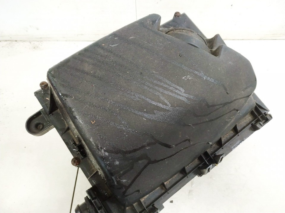 37756 Opel Vectra 2004 Air filter box