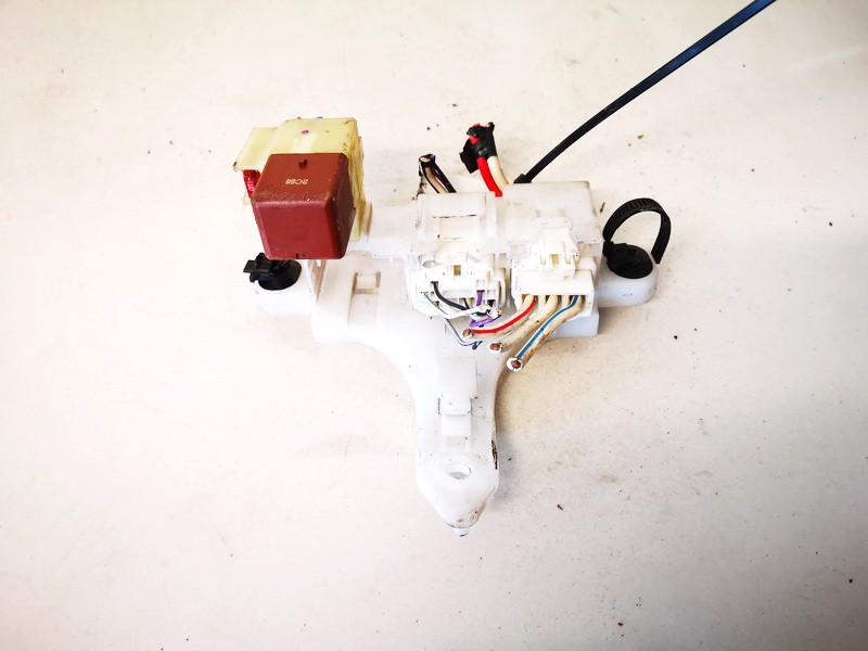 9098702016 Toyota Previa 2001 Relay module