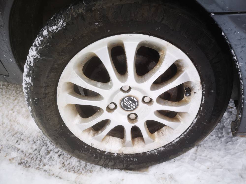 4X114.3 Volvo V40 2004 Komplet Kół Zimowych R16