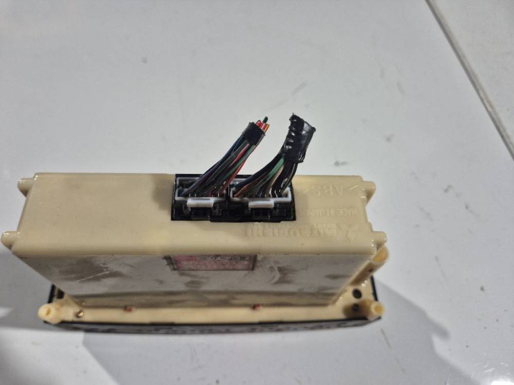 MR360372 Mitsubishi Galant 1999 Climate Control Panel (heater control switches) - Thumbnail 4