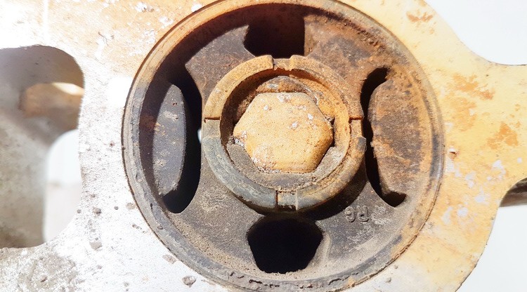 Volkswagen Passat 2006 Control arm - FRONT RIGHT - Thumbnail 2