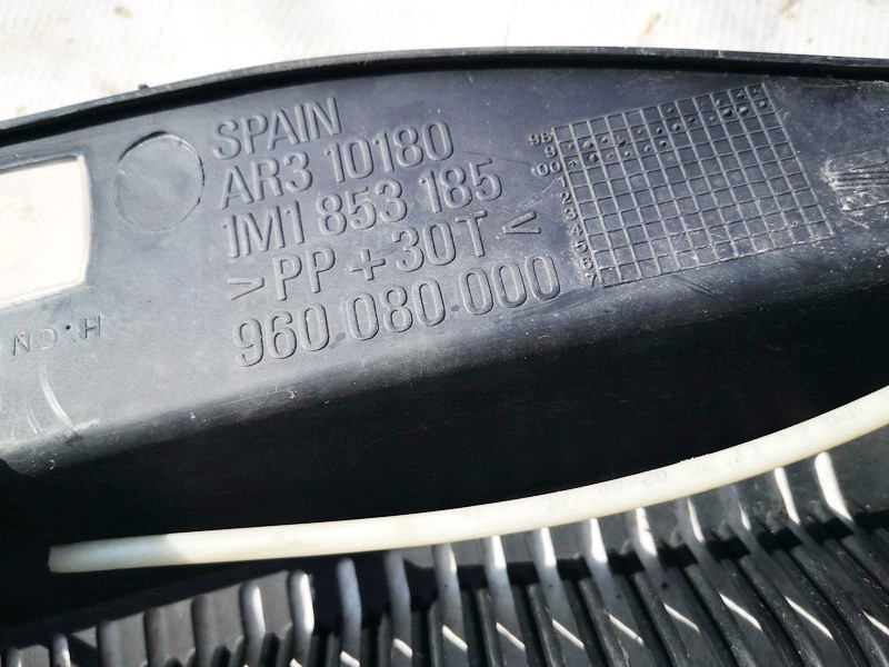 1M1853185 Seat Leon 2000 Wiper Muolding - FRONT - Thumbnail 3