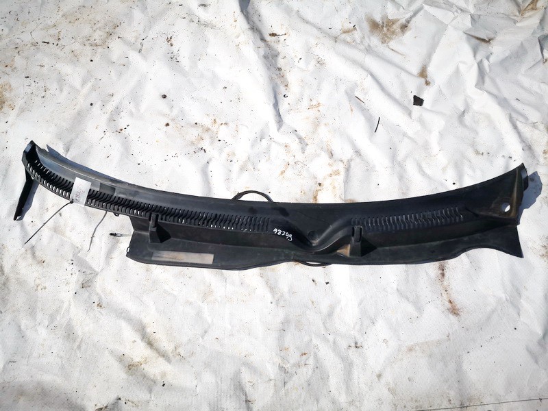 1M1853185 Seat Leon 2000 Wiper Muolding - FRONT