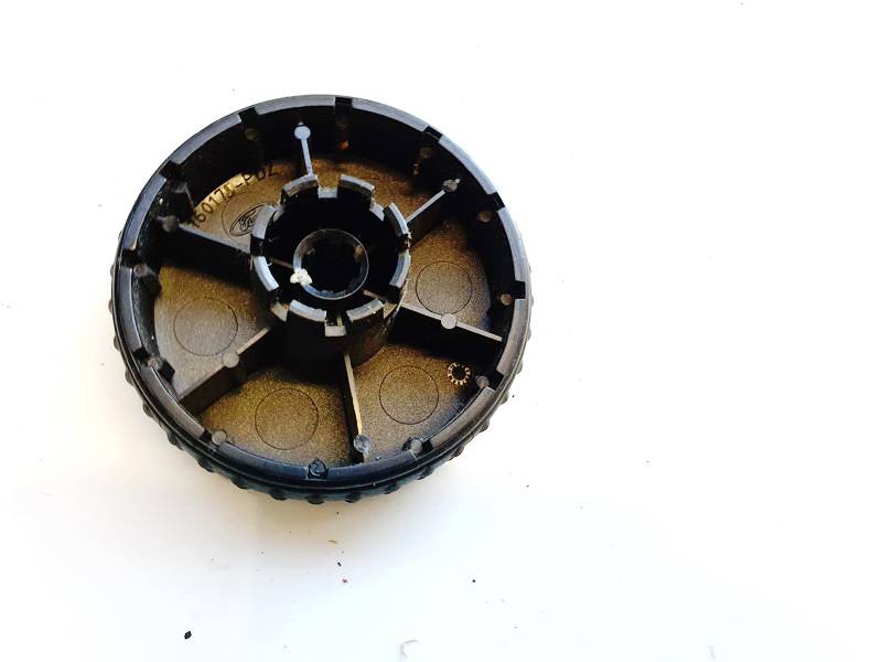 160171PDZ Ford Focus 2004 Sisätilan koristelu (muovit) - Thumbnail 3