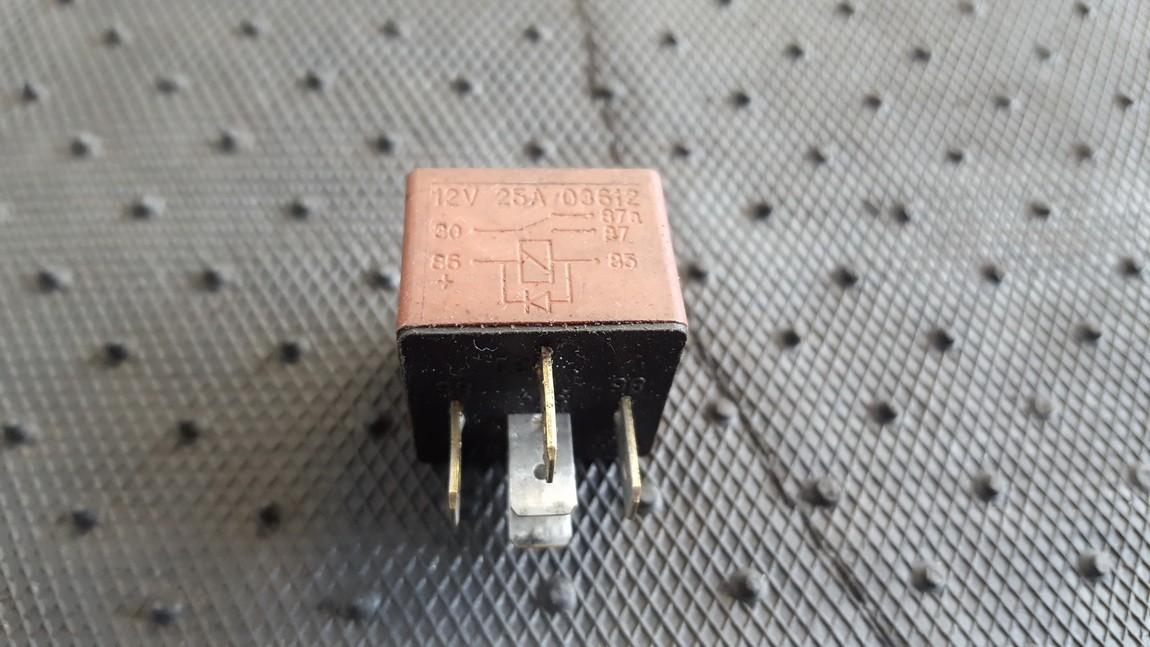 12V25A03612 N/A Relay module Renault Clio 2001 1.2L EIS00234909