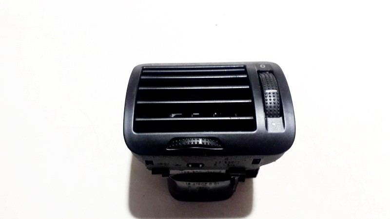 3B0819703D Volkswagen Passat 2003 Dash Vent (Air Vent Grille)