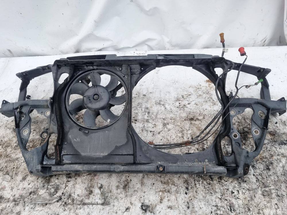 1852734000 Audi A4 1999 Obudowa telewizora - PRZEDNIE