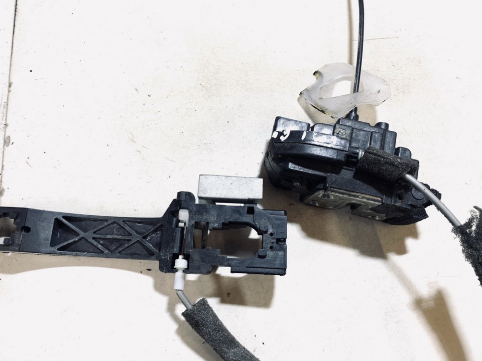 2308H Nissan Qashqai 2008 Замок двери - задний левый