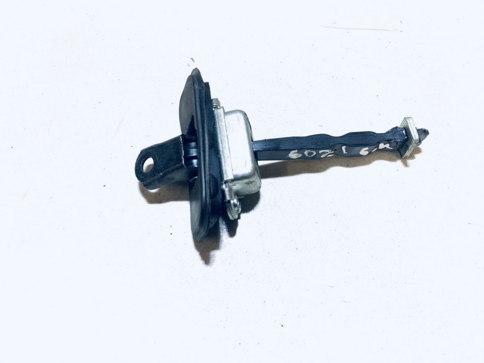 Nissan Qashqai 2008 кронштейны двери - задний левый