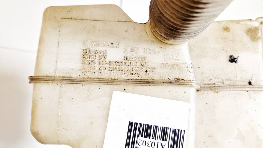 E4010023 Subaru Forester 2009 Windshield Washer Reservoir tank (WASHER BOTTLE) - Thumbnail 2