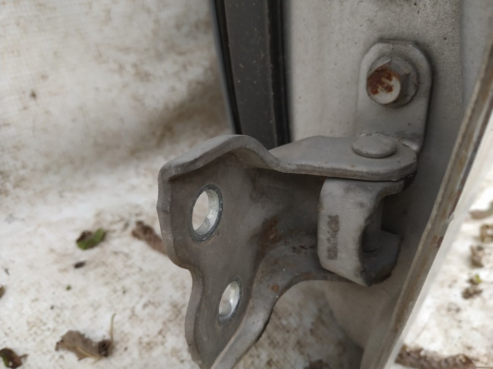 Toyota Yaris Verso 2000 Priekiniu duru vyris P.