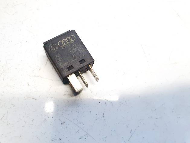 8Z0951253 Audi A3 2005 Relay module