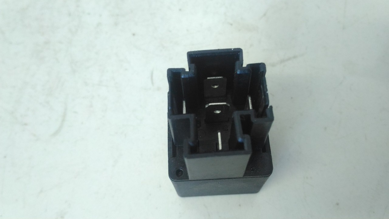 MR301971 Mitsubishi Galant 1997 RELÉ PARA AUTOMÓVIL - Thumbnail 2