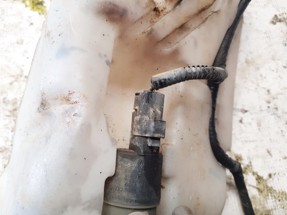 681155 Nissan Qashqai 2009 Windshield Windscreen Washer Pump - Thumbnail 3