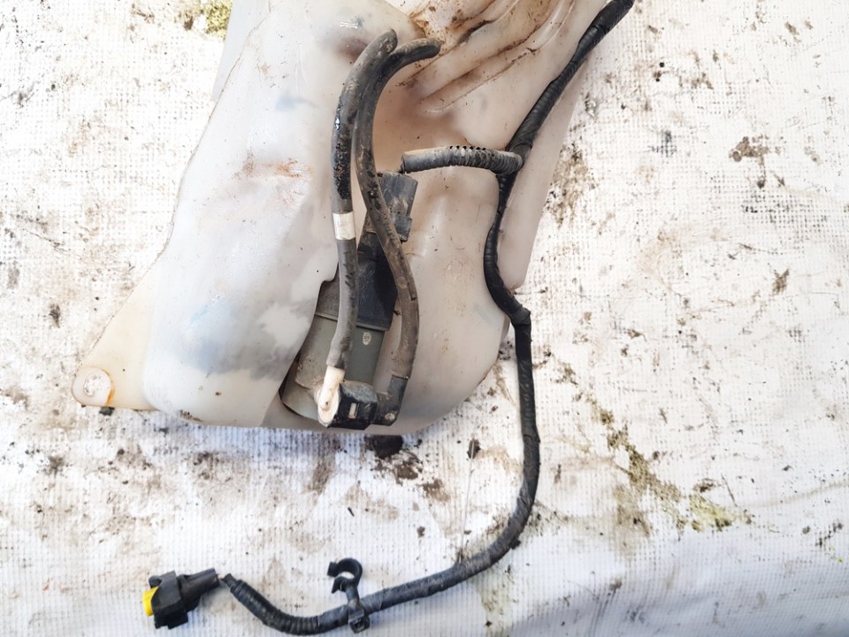 681155 Nissan Qashqai 2009 Windshield Windscreen Washer Pump