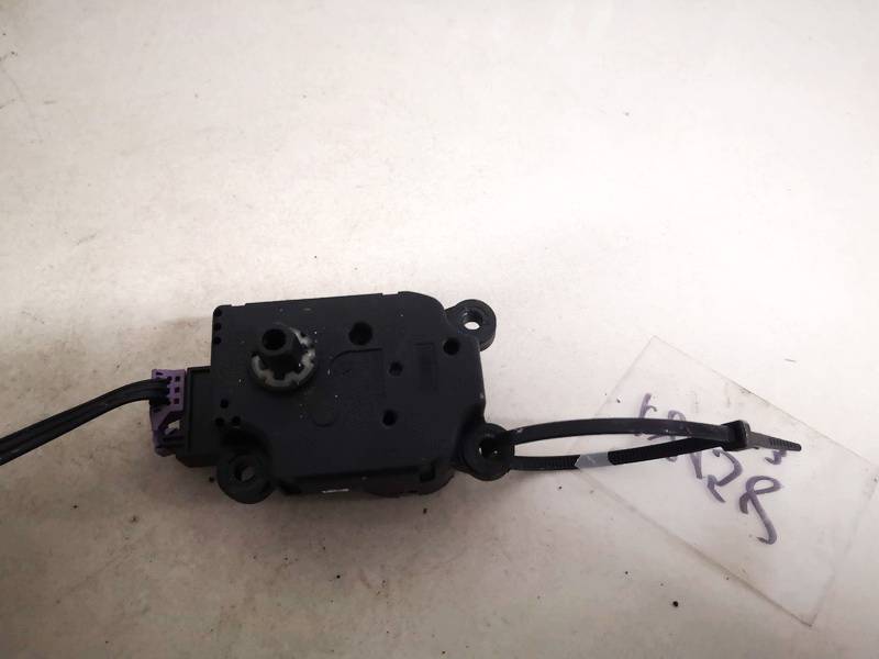 A2038201642 Mercedes-Benz C-CLASS 2004 Heater Vent Flap Control Actuator Motor - Thumbnail 3