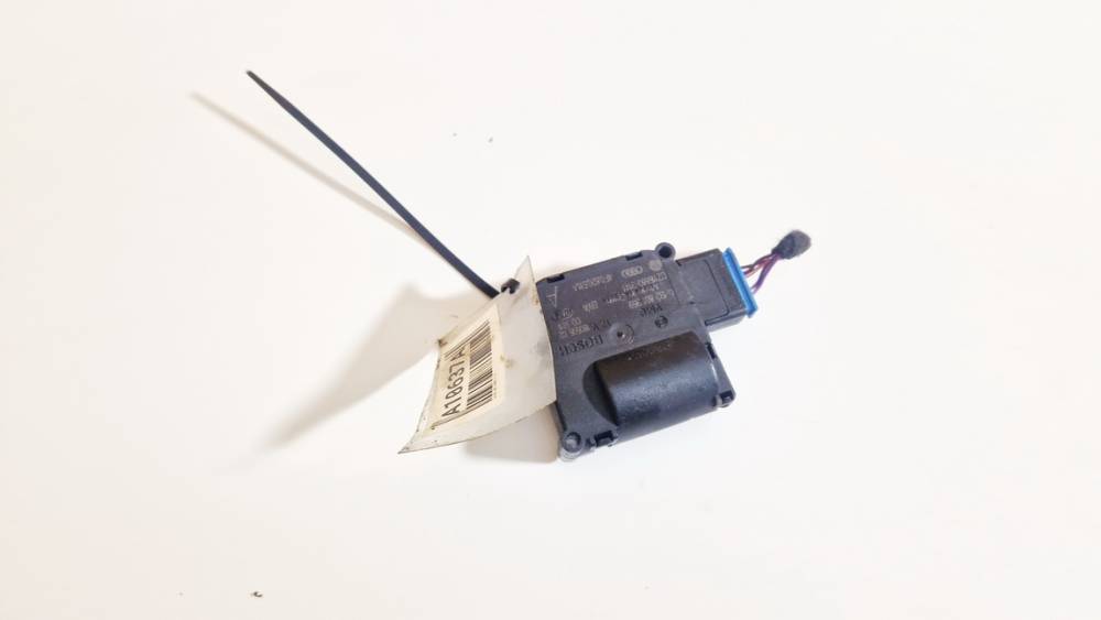 4F0820511A Audi A6 2005 кронштейн моторчика заслонки отопителя