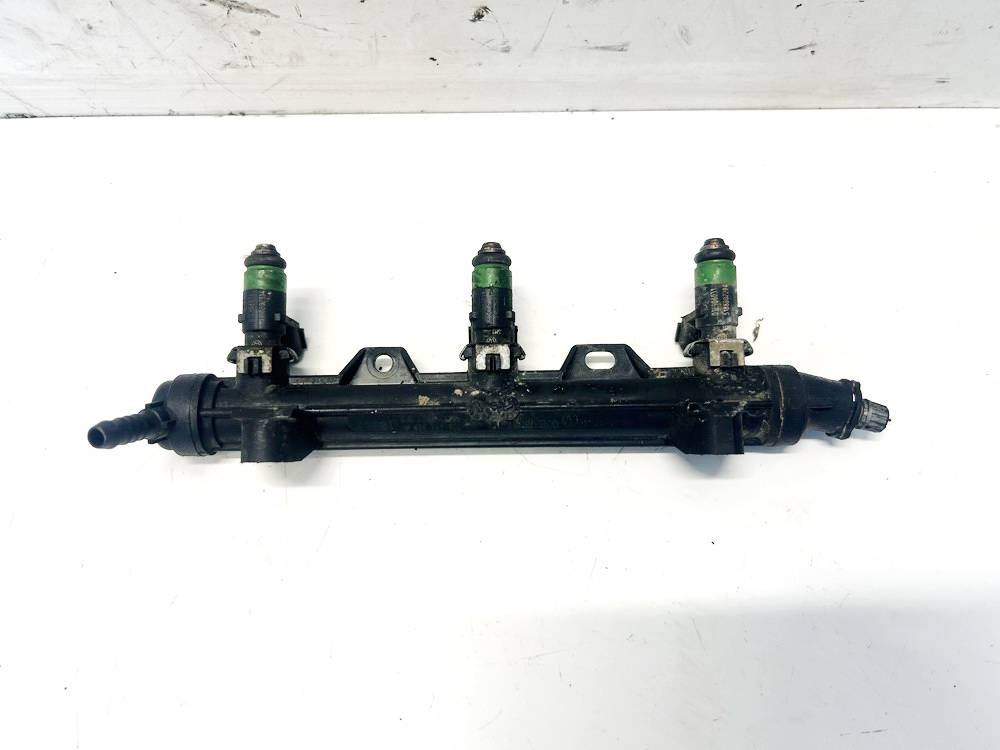 03E133320A Skoda Fabia 2006 Топливная система (Магистральная трубка топлива)