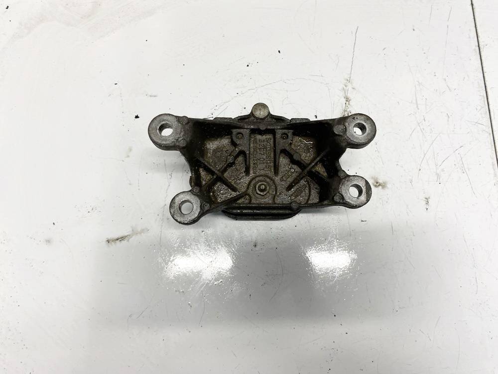 8K0399115T Audi A4 2009 Poduszki silnika oraz poduszki skrzyni biegów