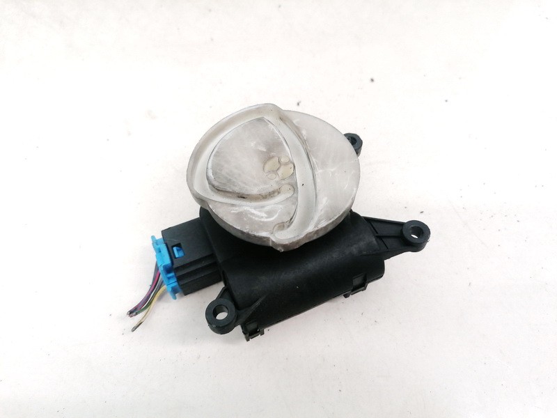 8E1820511C Audi A4 2004 Silnik klapki nagrzewnicy - Thumbnail 2