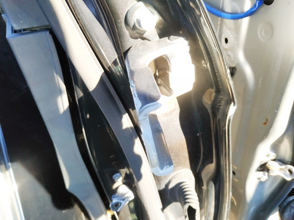 Chevrolet Captiva 2008 Charnière de porte avant