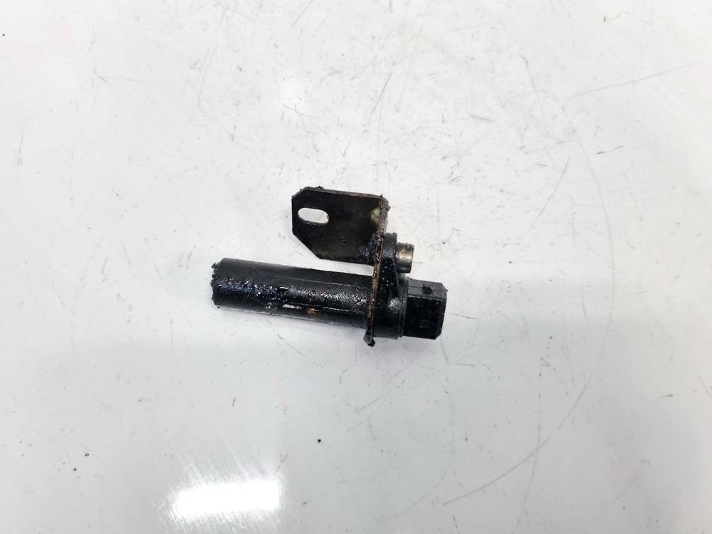 2243560 BMW 3-Series 2000 Apatinis holo daviklis