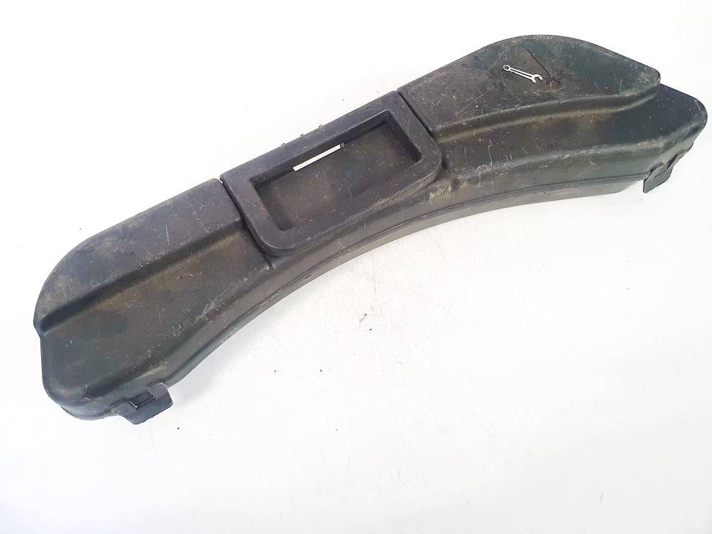 8E0012111A Audi A4 2005 Tool kit