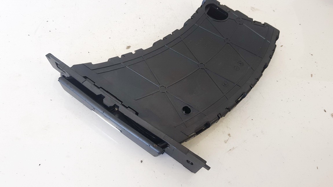 51457127462 BMW 3-Series 2006 Puodeliu laikiklis