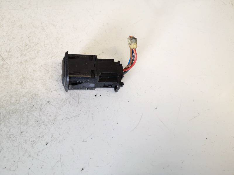 3B0959833A Volkswagen Golf 2001 Fuel Cap Switch (Gas Fuel Door Switch Button) - Thumbnail 3