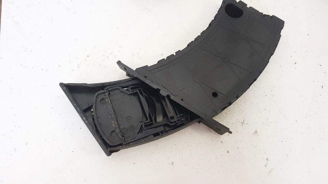 51457127462 BMW 3-Series 2006 Puodeliu laikiklis