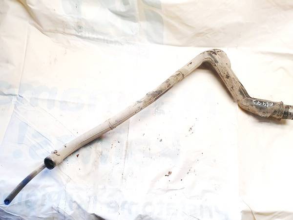 Opel Astra 2005 fuel filler neck