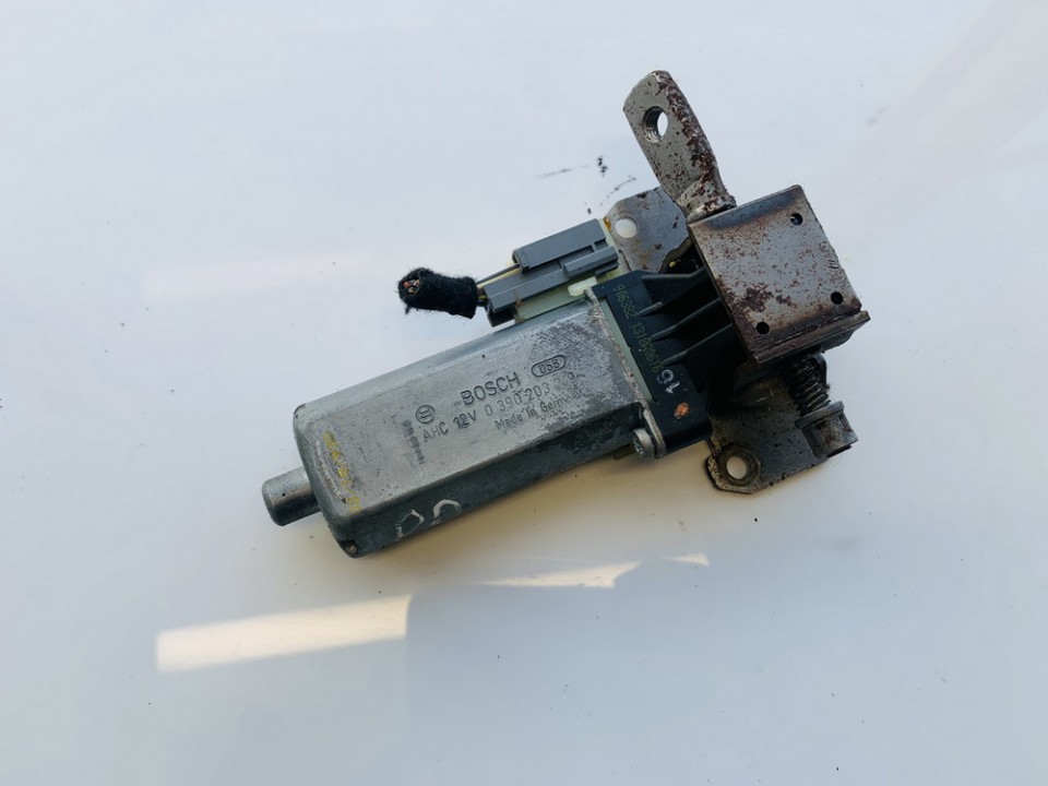 0390203219 Volvo XC 70 2007 Seat Motor Regulator - FRONT RIGHT