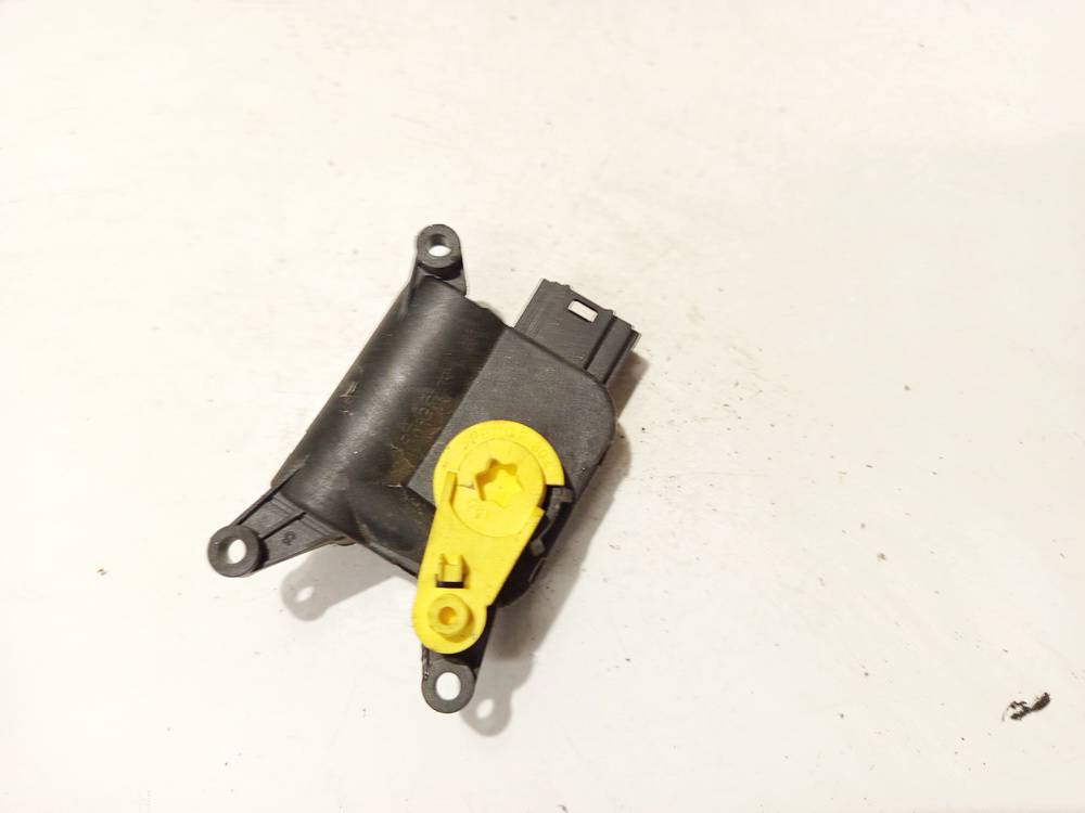 0132801342 Volkswagen Golf 2004 кронштейн моторчика заслонки отопителя - Thumbnail 2