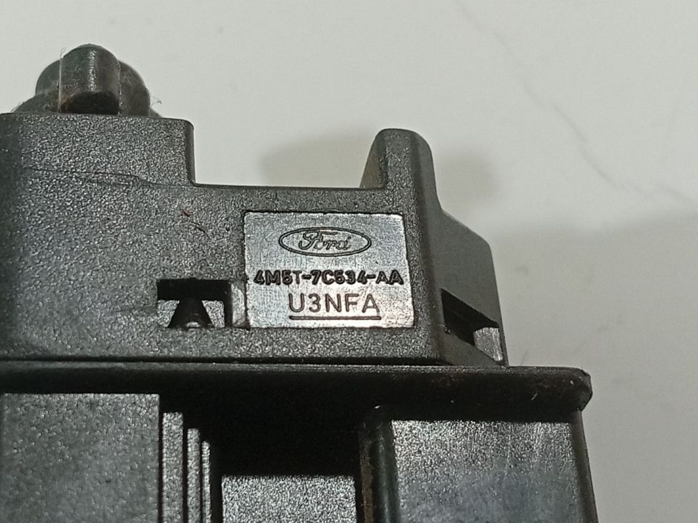 4M5T7C634AA Ford Focus 2014 Czujnik świateł hamulca (przekaźnik-klakson) - Thumbnail 4