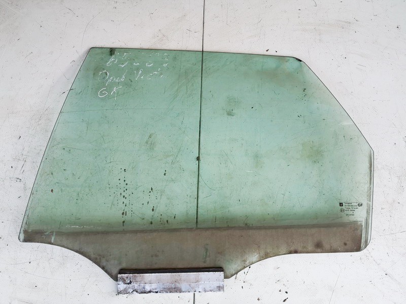 Opel Vectra 1998 Durvju stikls - AIZMUGURE PA KREISI