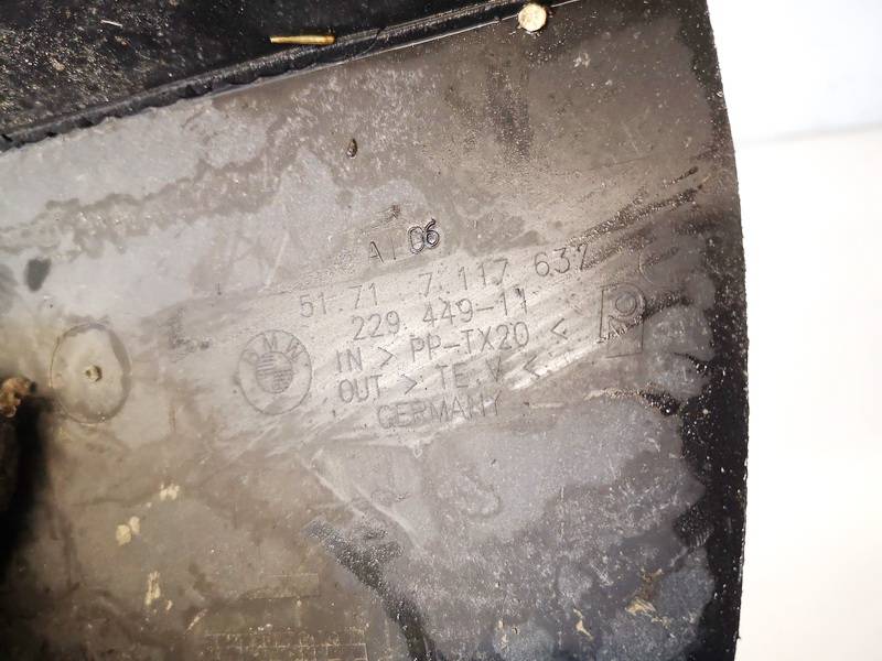 51717117637 BMW 1-Series 2005 Kairio slenkscio plastmasinis dangtelis - Thumbnail 3