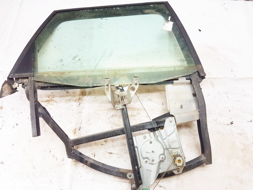 Audi A4 1997 Duru stiklas G.D.