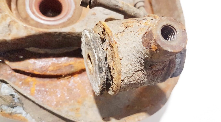 Volkswagen Passat 1998 Rumbas (gultnis) - AIZMUGURE PA KREISI - Thumbnail 3