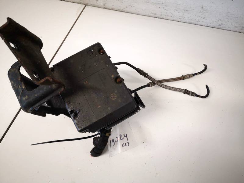 1J0907379G Volkswagen Golf 1999 ABS Unit (ABS Brake Pump)