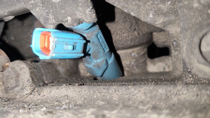 2325023020 Toyota Yaris 2001 RAMPE INJECTION - Thumbnail 2